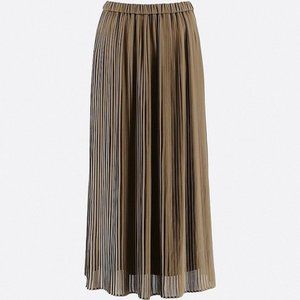 Uniqlo Pleated Chiffon Skirt Olive Green - Medium